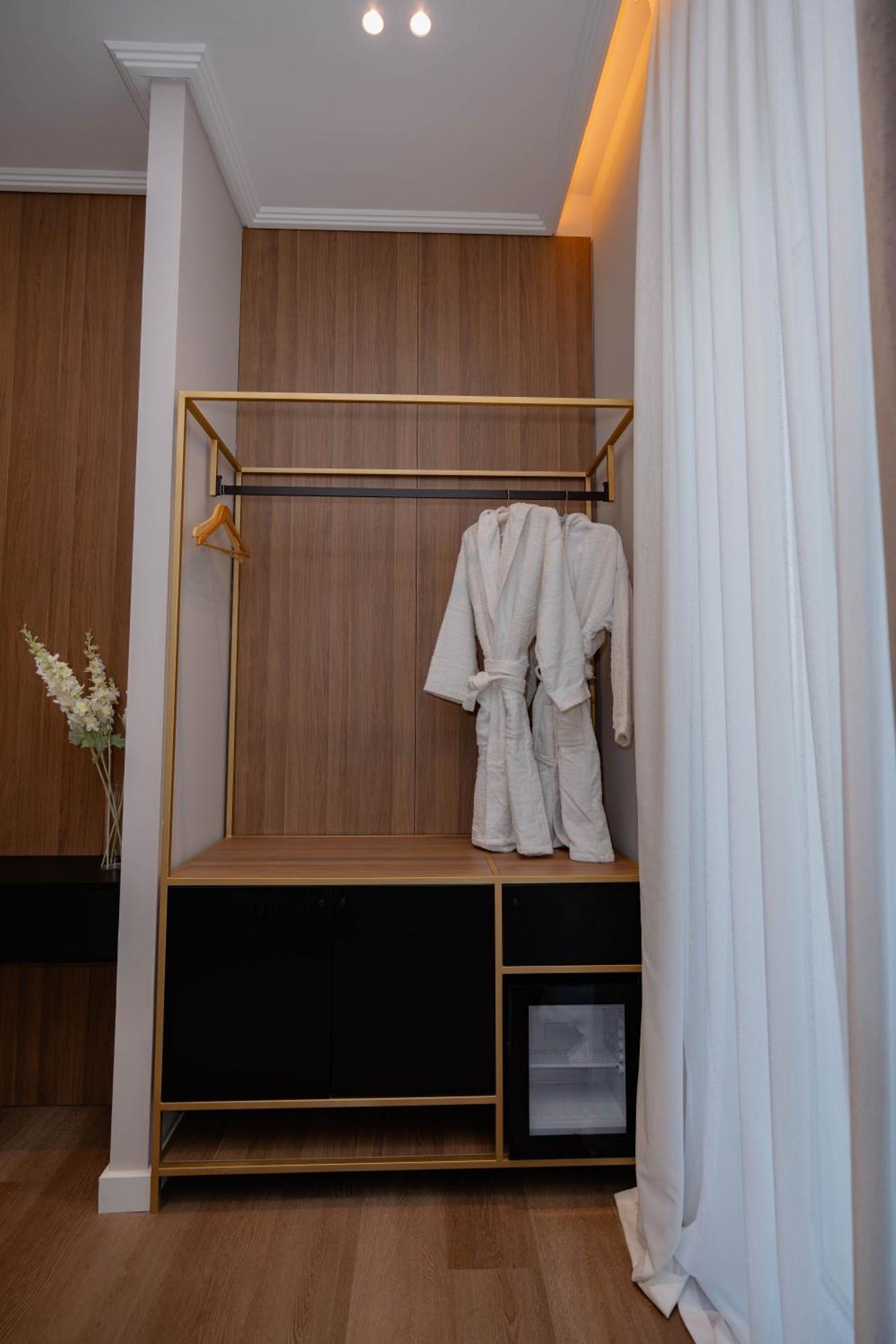 Royal Hill Hotel Vore Экстерьер фото